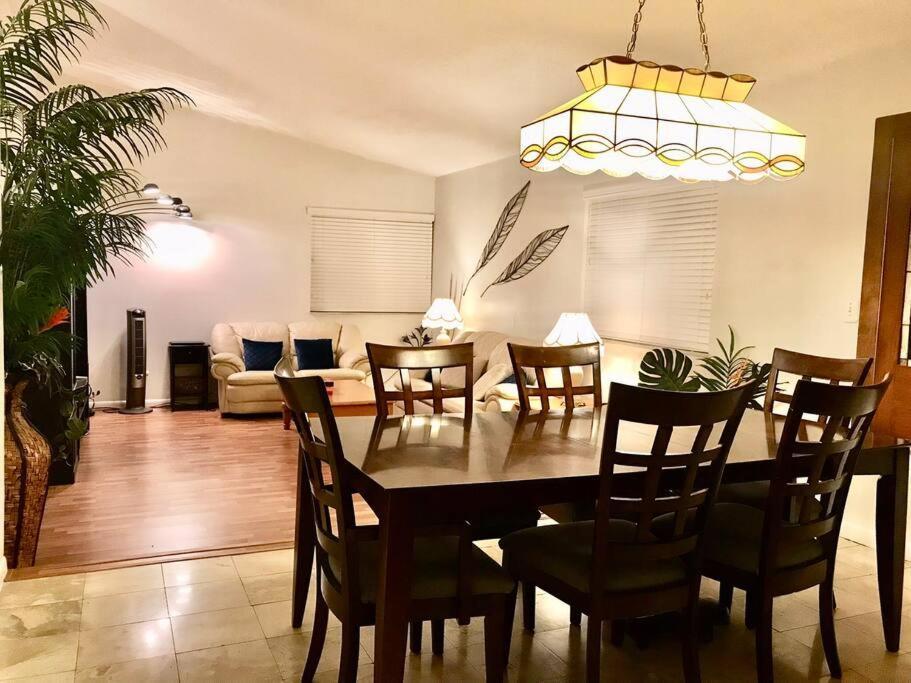 Pool House In Tropical Miami Villa Bagian luar foto