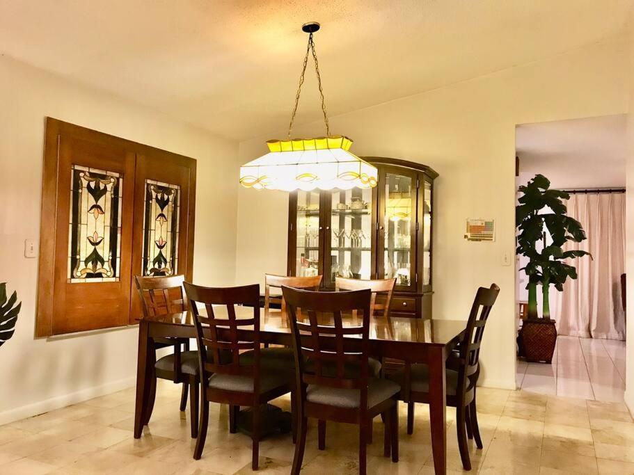 Pool House In Tropical Miami Villa Bagian luar foto